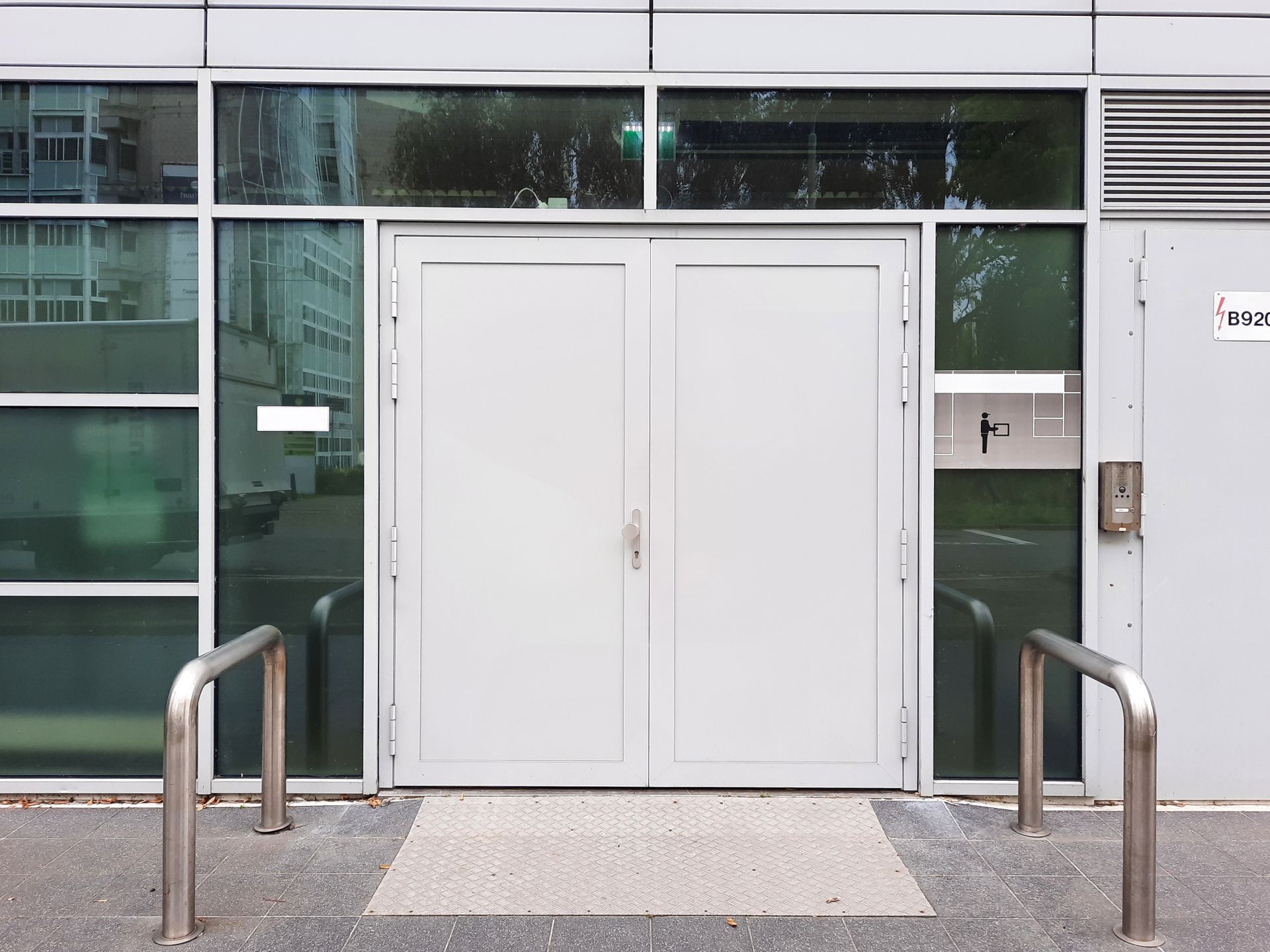 Aluminum Entrances